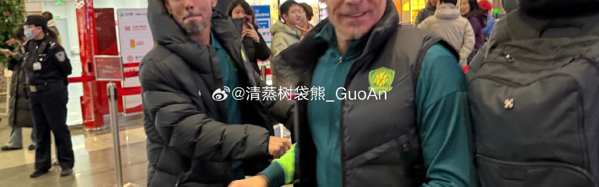 博主：原成都蓉城门将教练汉斯正式加入北京国安教练组